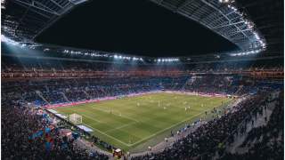 Boisko do piłki nożnej to nie jedyne źródło dochodu piłkarza.