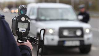 Policja zatrzymała poruszającego się w niebezpieczny sposób kierowcę