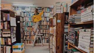 Biblioteka została zamknięta, ale oferowała wsparcie czytelnikom