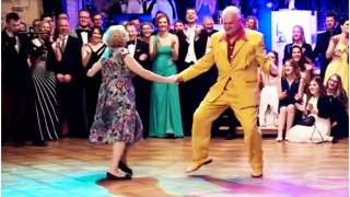 Emeryci tańczą w niesamowity sposób