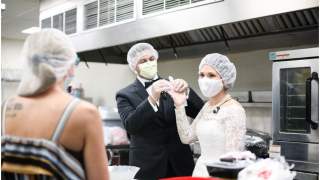 Wesele przekształciło się spotkanie z potrzebującymi