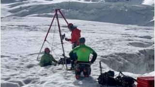 Rosjanka wpadła w szczelinę lodową