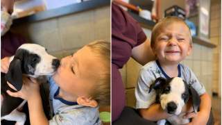 Chłopiec z rozszczepem wargi dostał psa z tą samą wadą