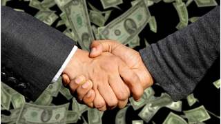 Pomysł na kajak z reciklingowanych odpadów przyniósł mężczyźnie miliony