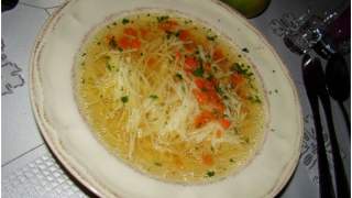 Rosół zrobiony z przepisu naszych babć będzie wyjątkowo smaczny