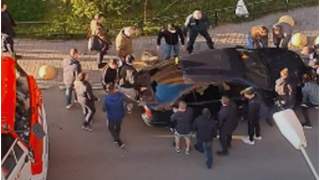 Straż pożarna mogła przejechać dzięki pomocy mieszkańców