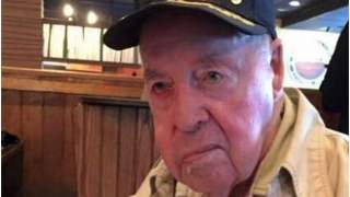 Kelnerka dostała niezwykły prezent od swojego niemiłego klienta