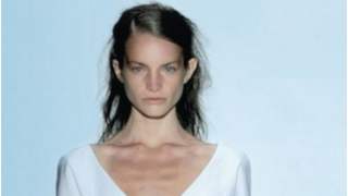 Modeling zmienił całkowicie wygląd kobiety