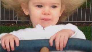 Włosy tej dziewczynki przykuwają uwagę wszystkich