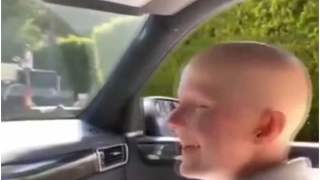 Chemioterapia dziewczynki dobiegła końca. Po powrocie do domu zastała niezwykłą niespodziankę od sąsiadów