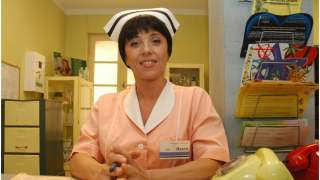 "Daleko od noszy" - co dzisiaj robi kultowa aktorka odgrywająca postać siostry Genowefy Basen