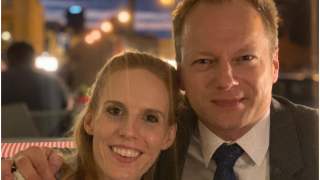 Maciej Stuhr z żoną pomagają czeczeńskiej rodzinie