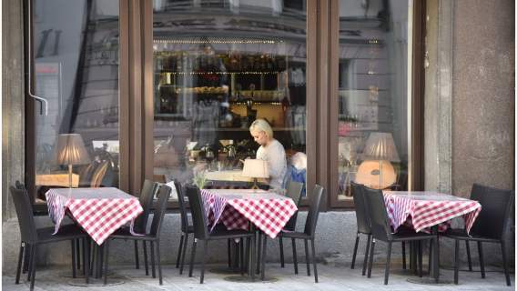 Bar zabronił rozmów o koronawirusie