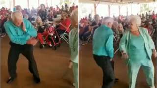 Taniec dwojga seniorów, którzy pokazali, że wiek nie ma znaczenia gdy chodzi o dobrą zabawę