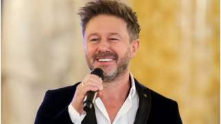 Andrzej Piaseczny odwiedził swoją mamę w szpitalu. Wokalista zrobił z nią sobie wspólne zdjęcie