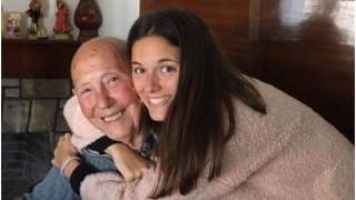 Dziewczyn szuka rodziny w Polsce